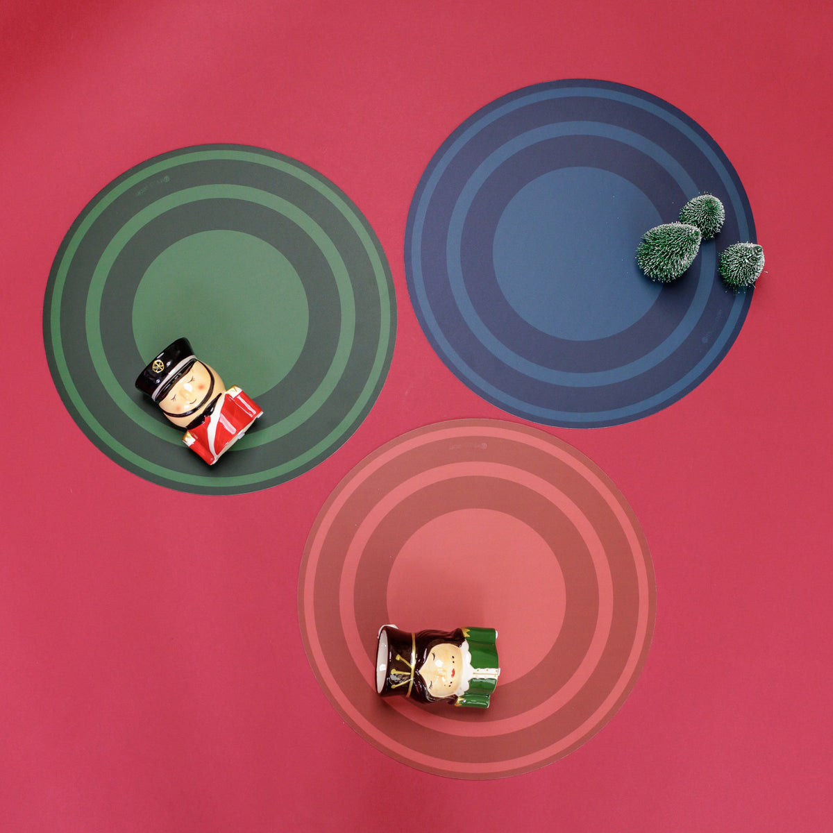 Set di tre tovagliette per la colazione dai colori festivi e invernali, blu rosso e verde