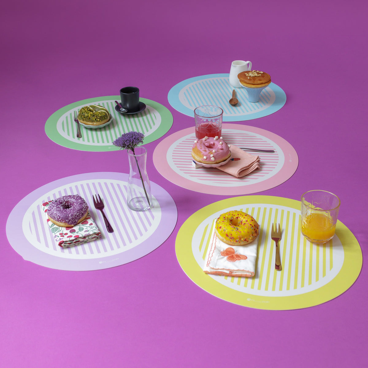 Set di 5 tovagliette americane dai colori pastello: lilla, giallo, celeste, rosa, verde